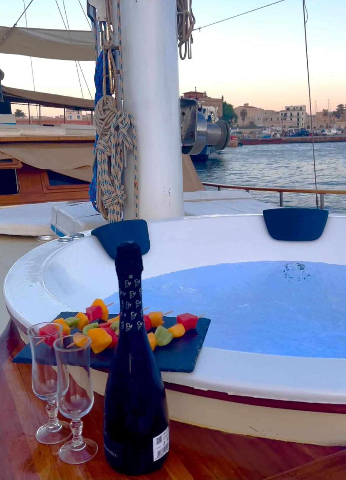 ホテル Sicily Sea Charter Hande Capo Galera パレルモ エクステリア 写真